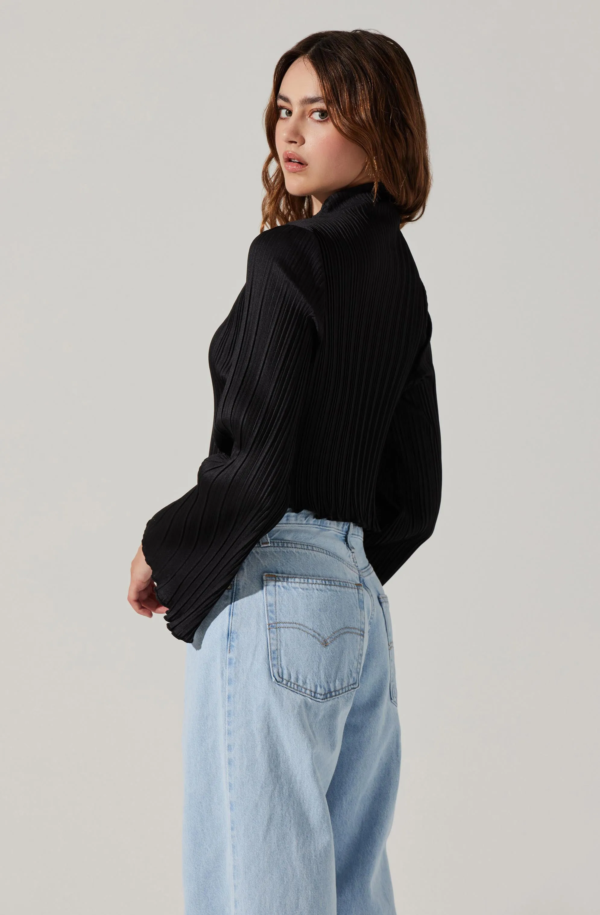 Cropped Plisse Mock Neck Top