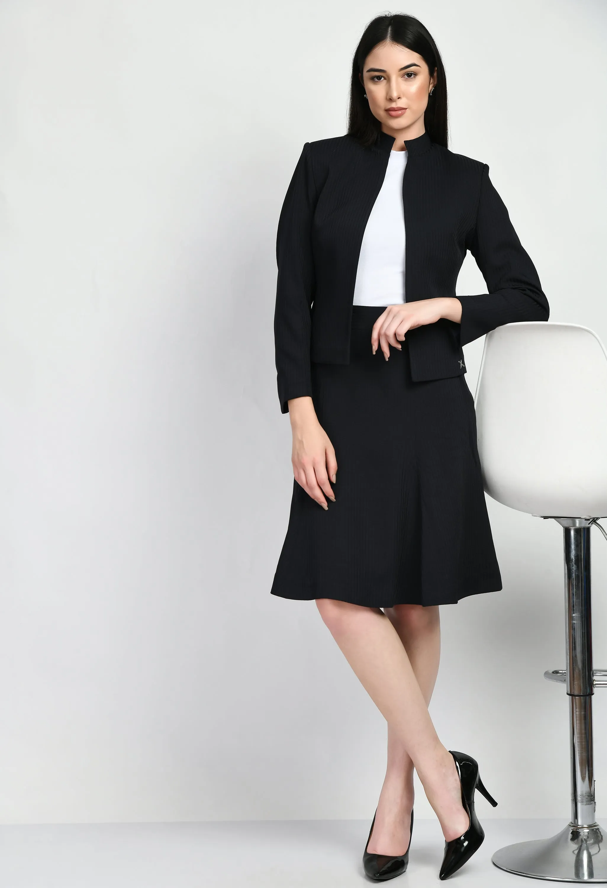 Exude Intelligence Striped Short Blazer A-line Skirt Suit (Navy)