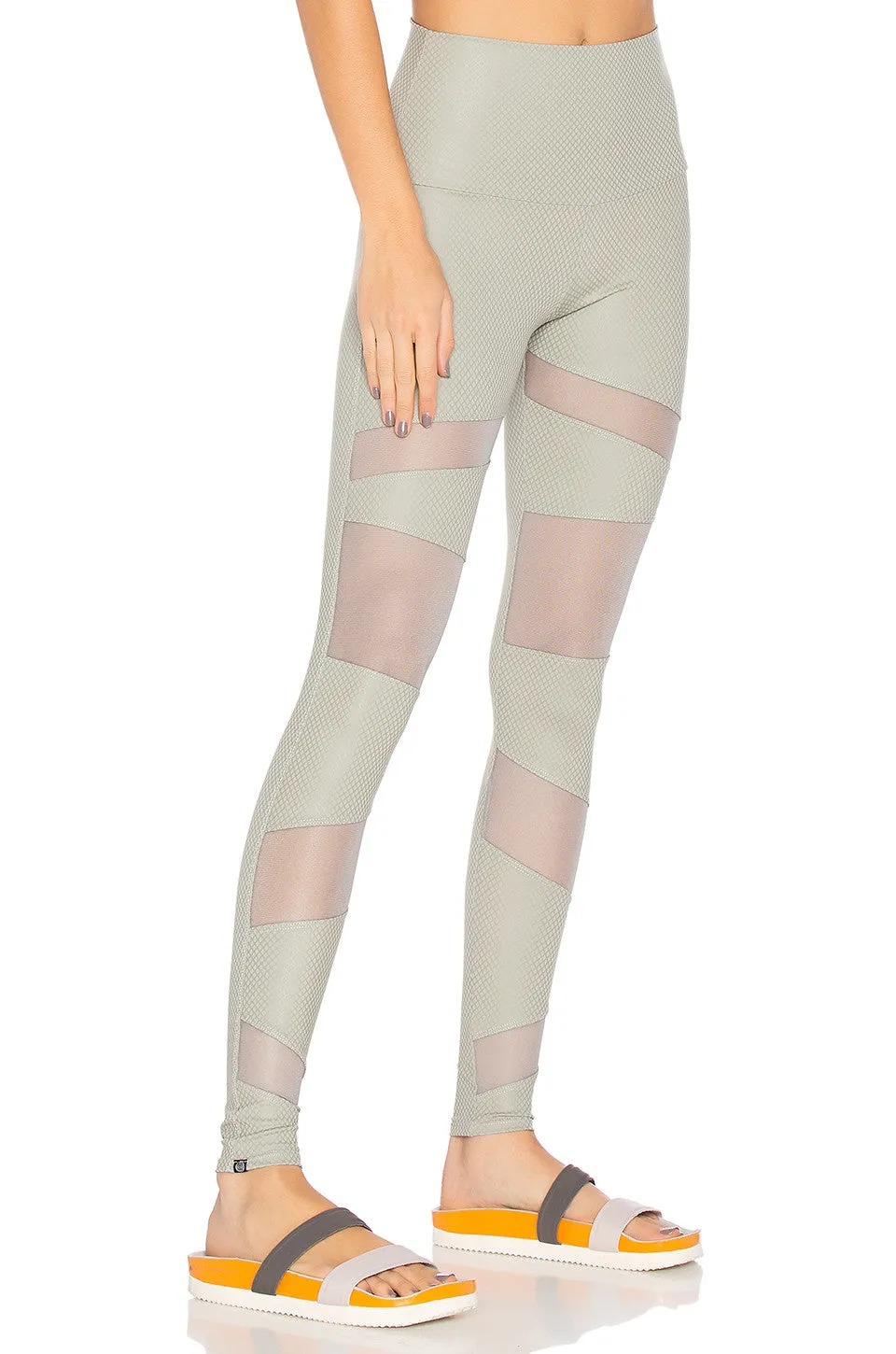 Onzie High Rise Legging Stone Fishnet