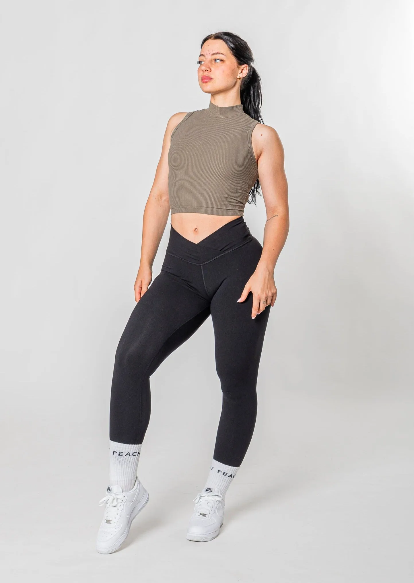 [VORBESTELLUNG] NOBLE Ribbed Crop Top